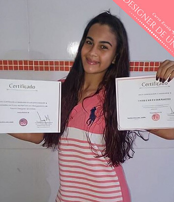 aluno curso Escola Designer de Unhas