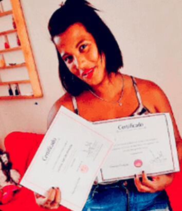 aluno curso Escola Designer de Unhas